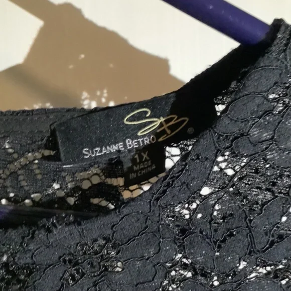 Suzanne Betro pleated, lace long tunic. 1X - Picture 2 of 3